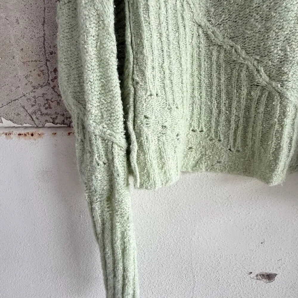 Free People V Neck Cropped Pullover Textured Knit Sweater Light Sage‎ Green